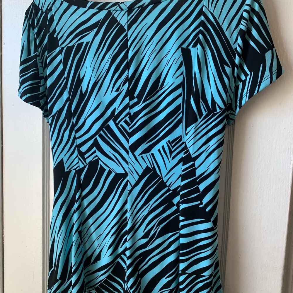 Blue and Black Patterned Skirt Set - Picture 3 of 4